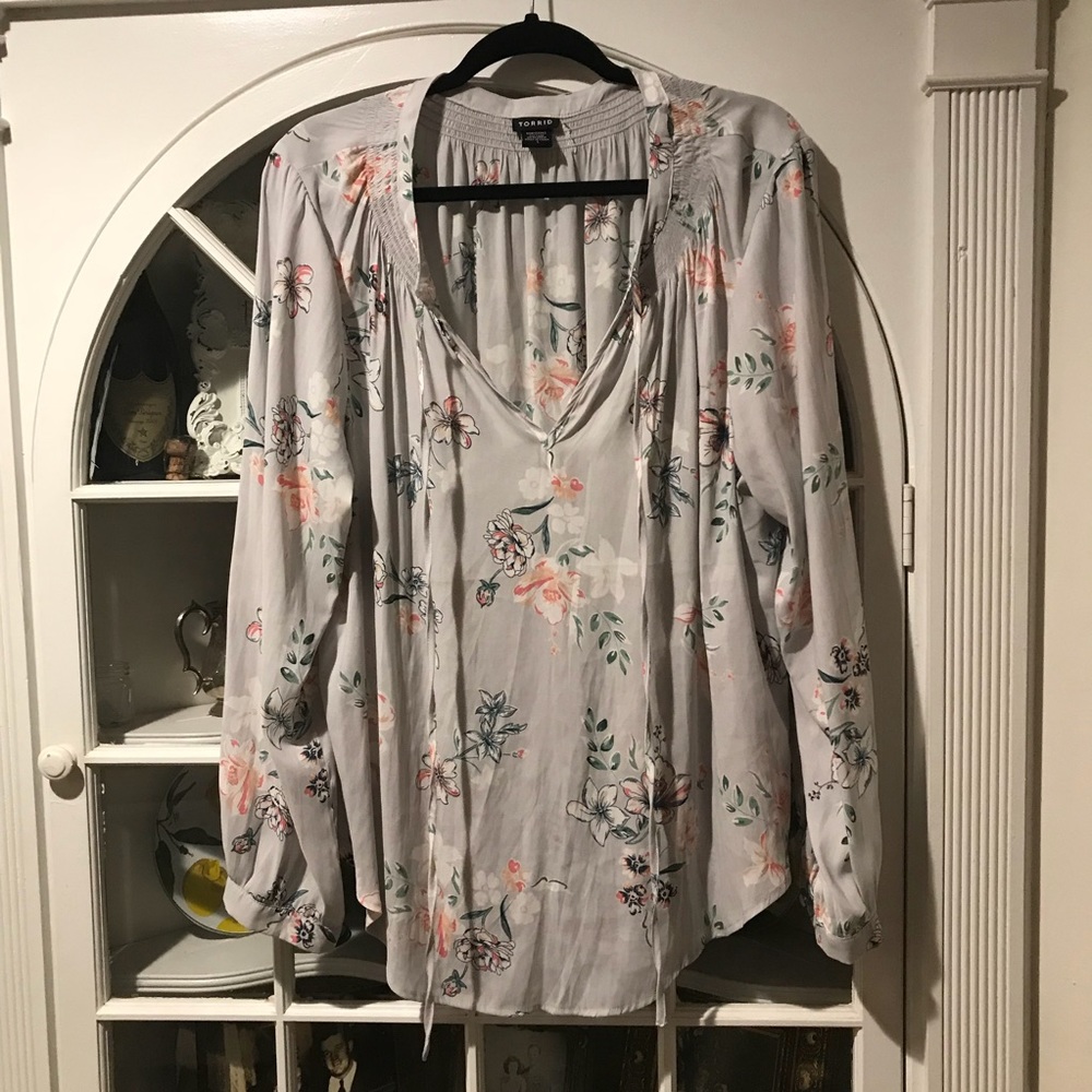 LIGHTLY WORN Long Sleeve Torrid Top!
